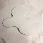 Muotoon leikattu tarjoilukivi Dekton